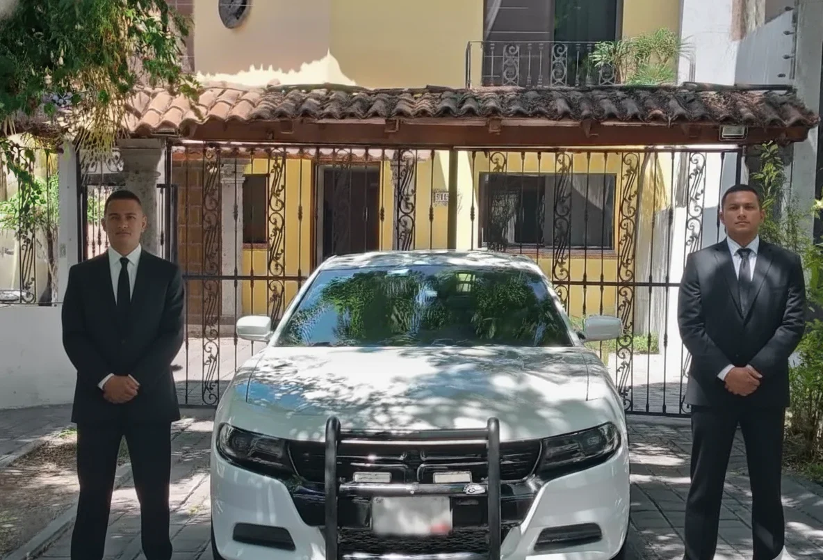 charger sin placa 2 escoltas